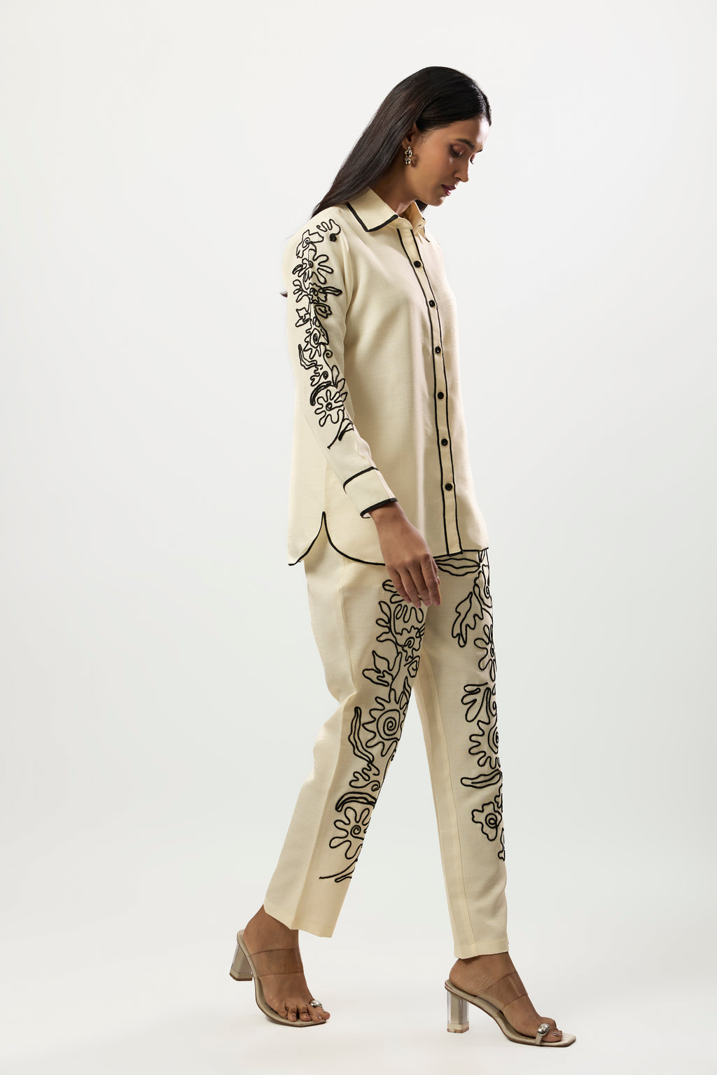 WHITE & BLACK EMBROIDERED CORD-SET