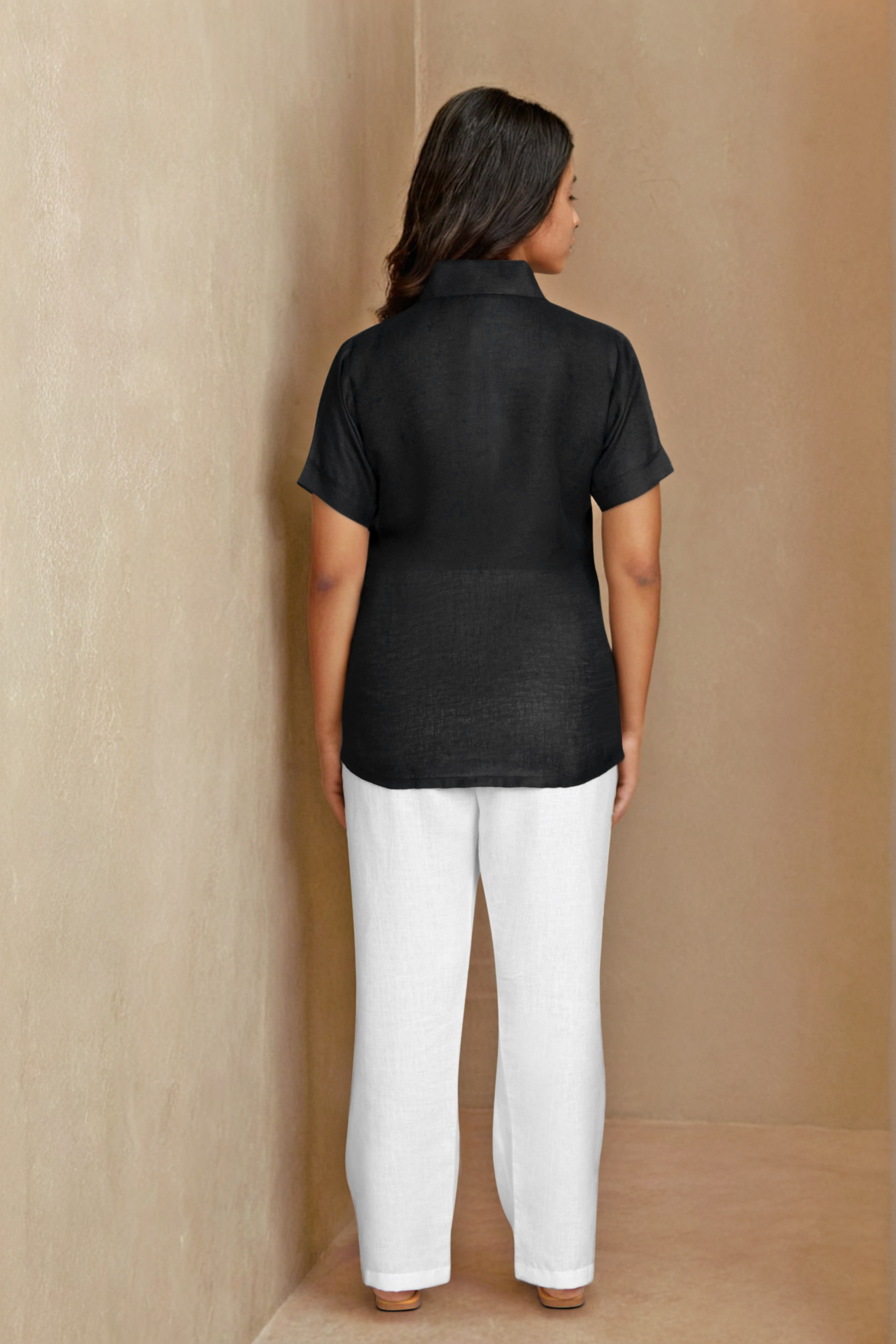 Black Shirt and White Pants Set with Pocket Embroidery