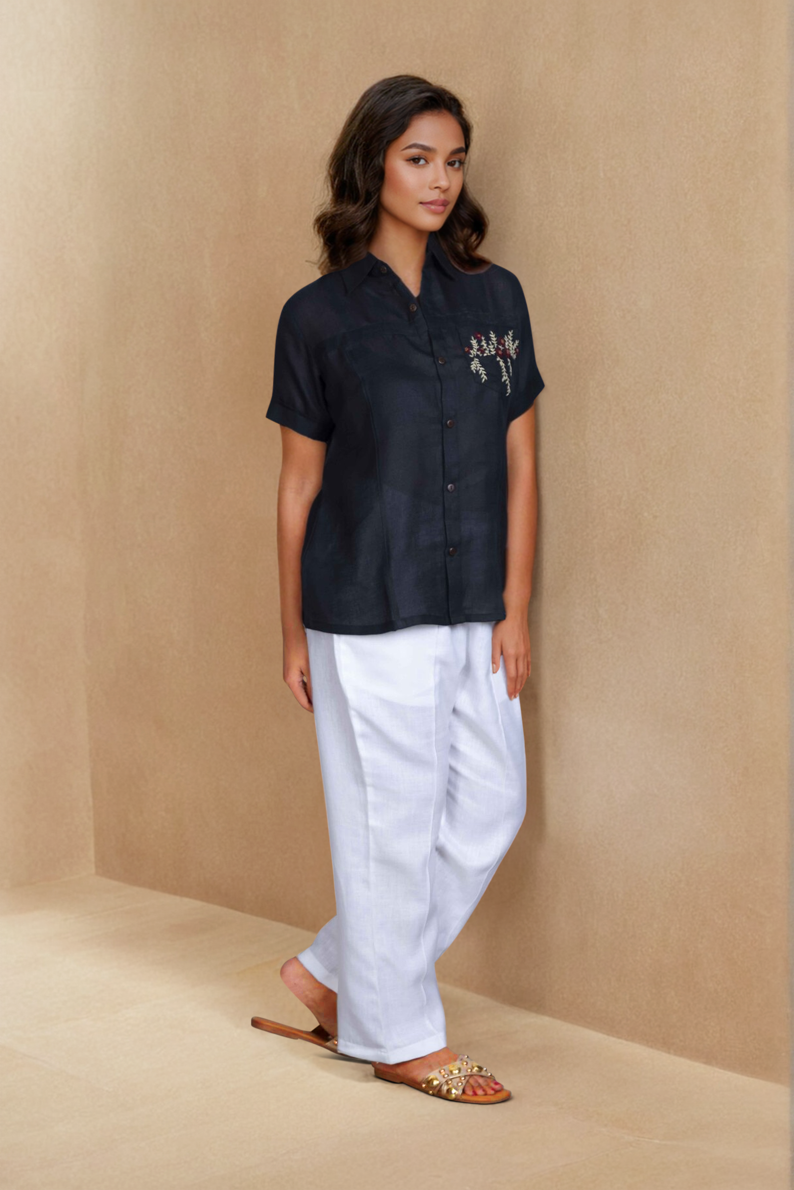 Black Shirt and White Pants Set with Pocket Embroidery