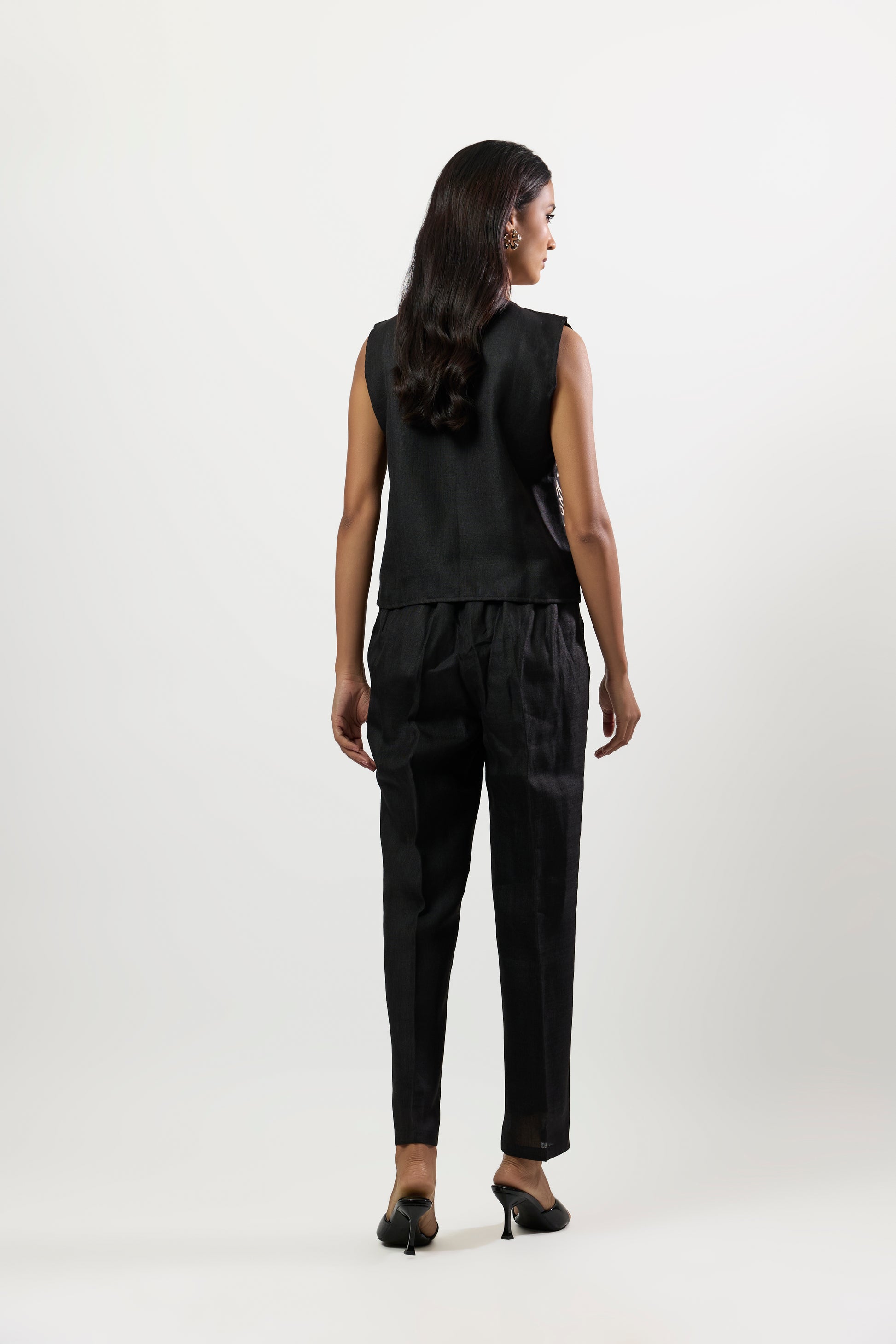BLACK EMBROIDERED WAISTCOAT WITH PANTS