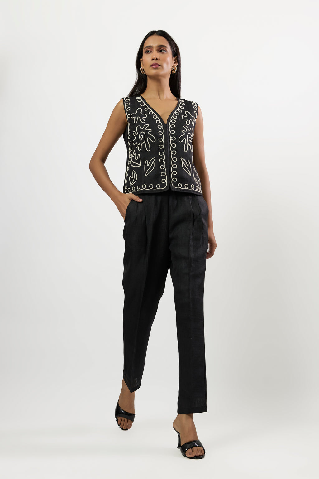 BLACK EMBROIDERED WAISTCOAT WITH PANTS
