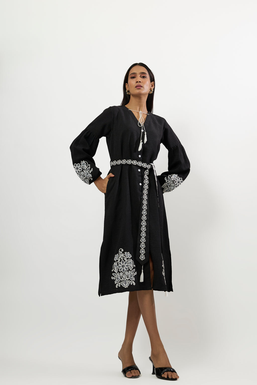 BLACK EMBROIDERED MIDI DRESS