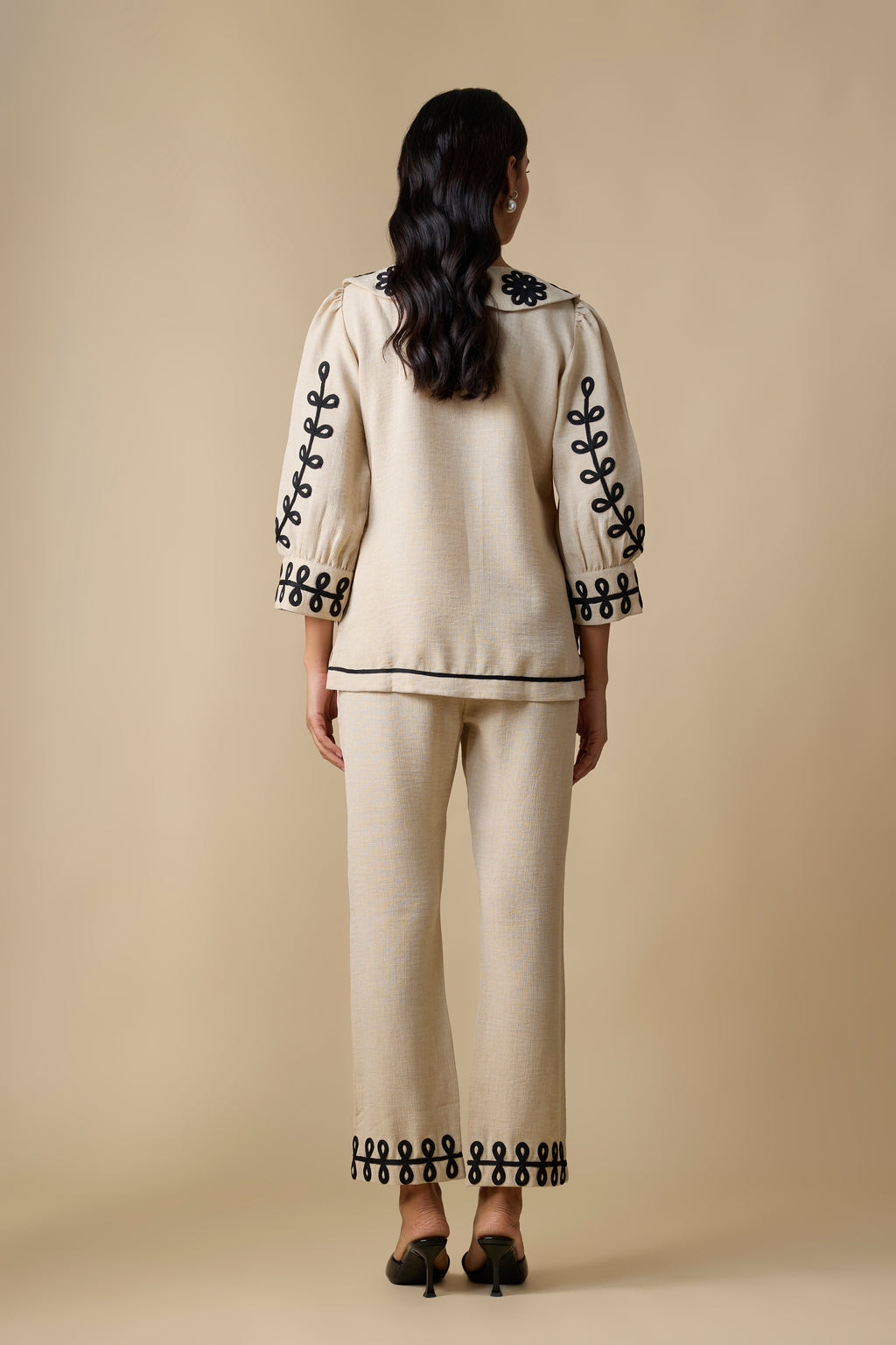 BEIGE EMBROIDERED CORD-SET