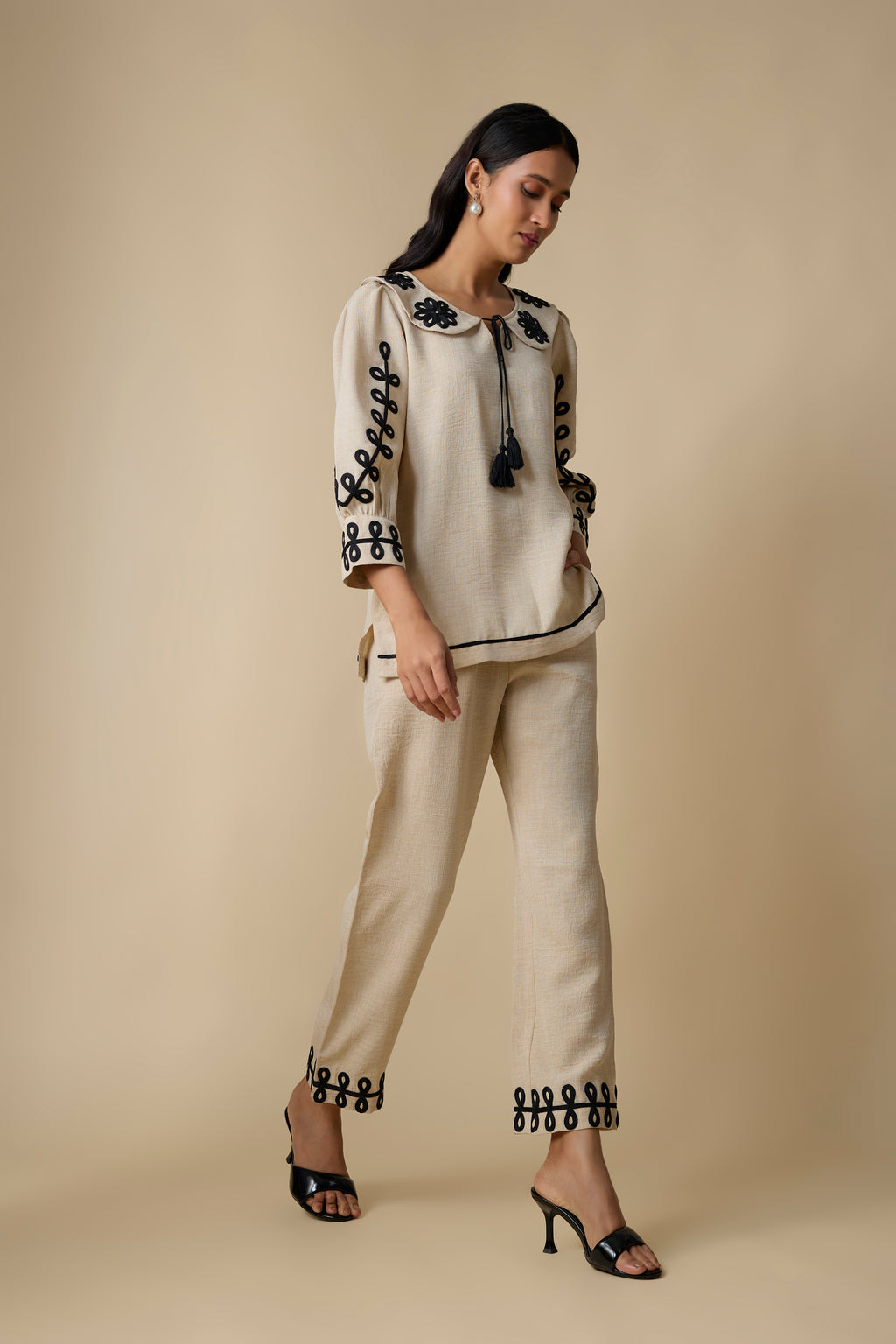 BEIGE EMBROIDERED CORD-SET