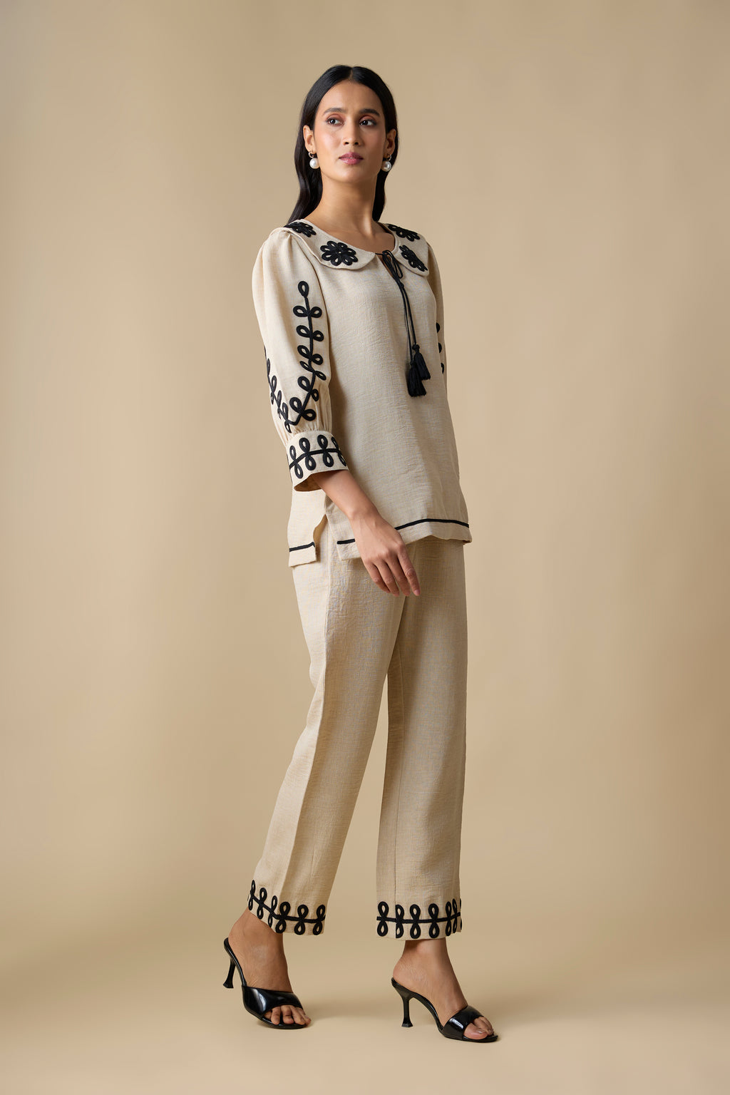 BEIGE EMBROIDERED CORD-SET