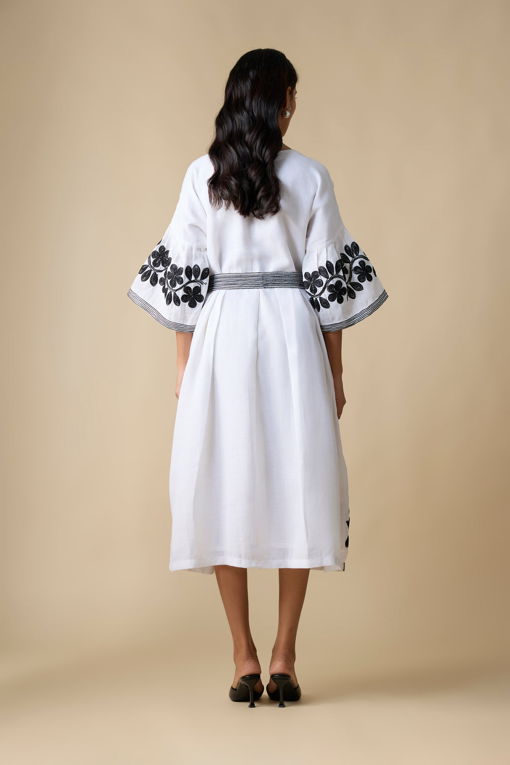 WHITE & BLACK EMBROIDERED MIDI DRESS